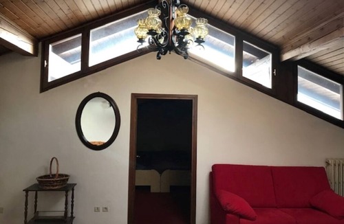 Siror Apartment | Spacious and bright attic room