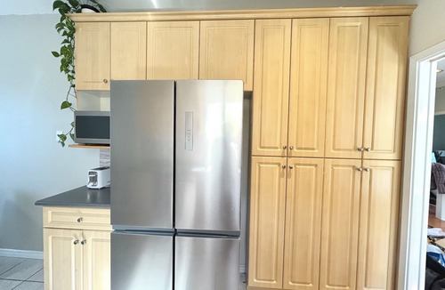 Marpole House | Spacious and Bright Unit in Central Vancouver Close to Downtown and YVR