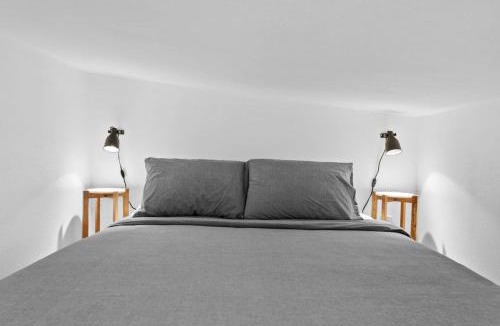 Holly Apartment | Spacious and Bright with Deck Walkable to 6th St