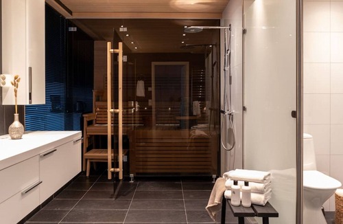 Punavuori Apartment | Spacious and central apartment with private sauna