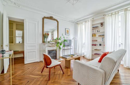 Passy Apartment | Spacious and Charming 2BR Apartment - Paris 16th