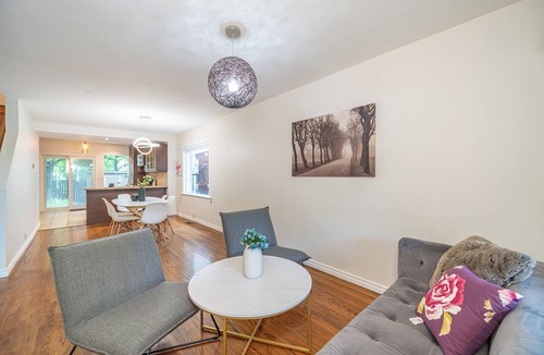 Greenwood - Coxwell House | Spacious and charming 3 BR home in Leslieville