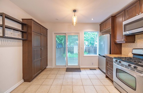Greenwood - Coxwell House | Spacious and charming 3 BR home in Leslieville