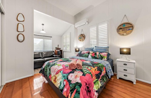 North Booval House | Spacious and Charming Queenslander in Ipswich