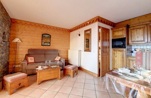 Reberty Apartment | Spacious and comfortable flat near slopes with balcony