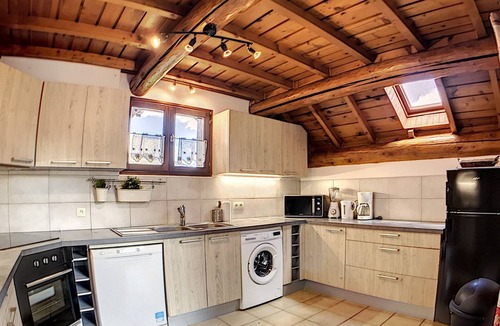 Le Corbier Ski Chalet | Spacious and comfortable chalet with pool table, near lifts