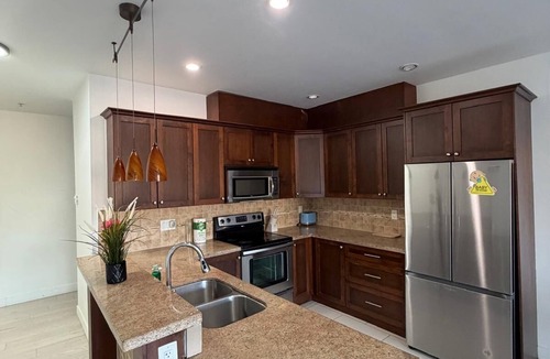 Guildford Apartment | Spacious and Comfortable 3-bedroom 2-bathroom apartment