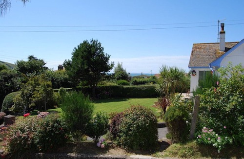 Croyde House | Spacious And Comfortable Traditional Croyde Cottage- short walk to beach