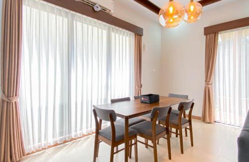 Ciawi Villa | Spacious and Comfy 3BR 6 pax at Vimala Hills Villa By Travelio