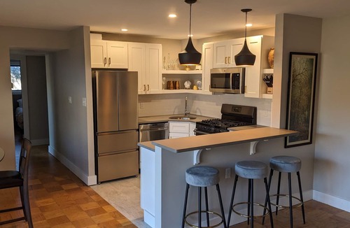 Falls Church House | Spacious and Convenient condo in Tysons