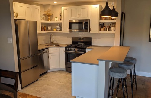 Falls Church House | Spacious and Convenient condo in Tysons