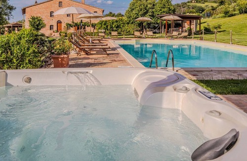 Corinaldo Villa | Spacious and cosy villa with pool in the countryside, just 15 minutes from the beaches of Senigallia