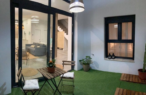 Tiro de Linea-Santa Genoveva Apartment | Spacious and cozy apartment with courtyard near Plaza de España
