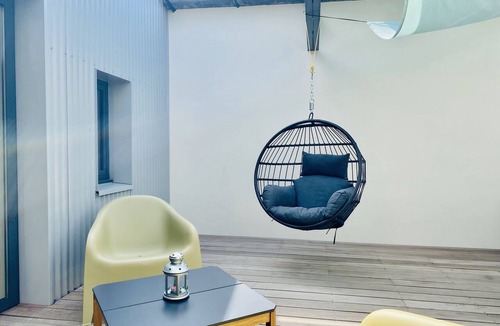 Bassins a Flot Apartment | Spacious and cozy apartment, with parking and terrace, near the Cité du Vin