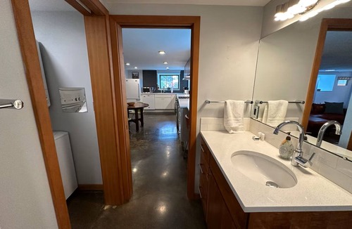 Old Bend Bed & Breakfast | Spacious and Cozy studio in charming Bend One king Bed