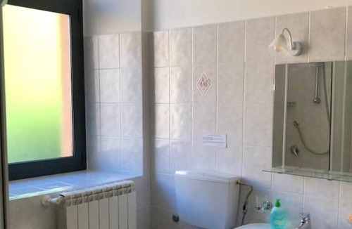 Pontremoli Apartment | Spacious and fresh, in the green, a few minutes from the center of Pontremoli