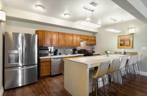 Faubourg Lafayette Apartment | Spacious and Fully Furnished Condo Near St. Charles
