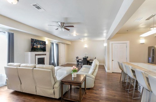 Faubourg Lafayette Apartment | Spacious and Fully Furnished Condo Near St. Charles