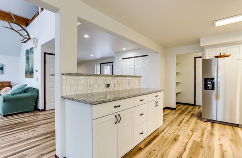 Wasilla House | Spacious and Lakefront Wasilla Home