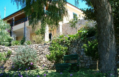 Pisciotta Apartment | Spacious and light-filled room with independent access