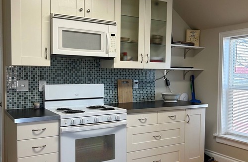 Roundup Apartment | Spacious and light filled apartment in downtown Roundup, MT