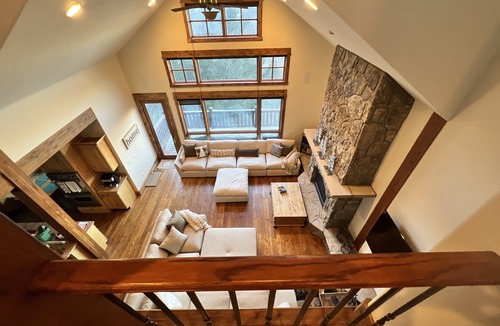 Eagle-Vail Cabin | Spacious and Luxurious Lodge with Mountain Views close to Beaver Creek and Vail.