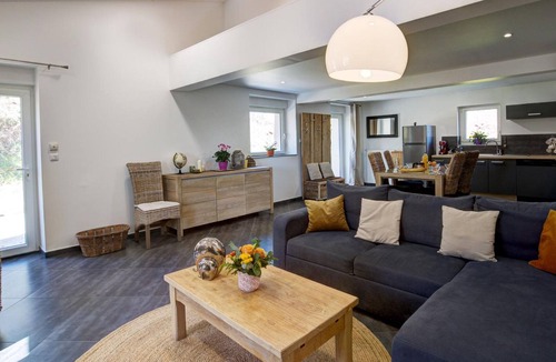 Pilat Rhodanien Cottage | Spacious and modern cottage with terrace in the heart of nature