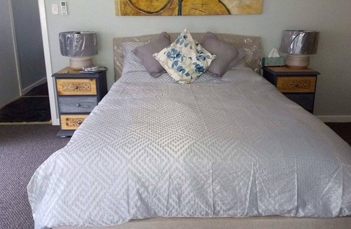 Sutton Forest Bed & Breakfast | Spacious and modern room w ensuite (pet friendly)