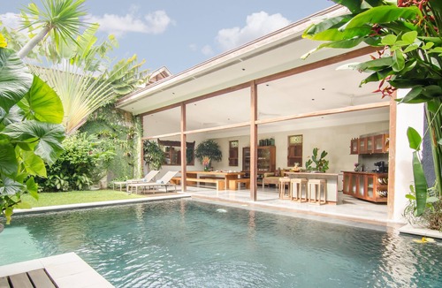 Batubelig Villa | Spacious and Modern 3BR Villa Walk to Batu Beliq Beach