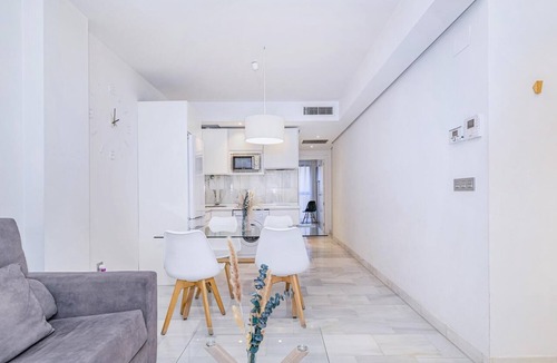 Centro - Sagrario Apartment | Spacious and modern Apartment with free parking in the heart of Granada 3