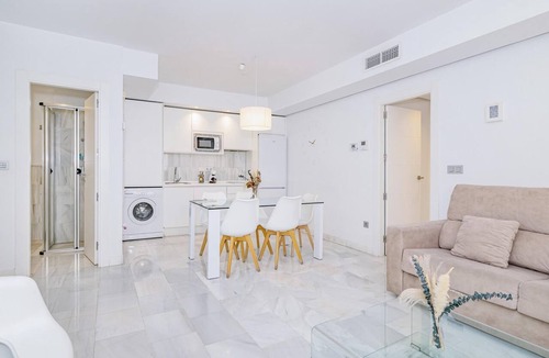 Centro - Sagrario Apartment | Spacious and modern Apartment with free parking in the heart of Granada 4