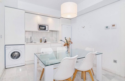 Centro - Sagrario Apartment | Spacious and modern Apartment with free parking in the heart of Granada 4