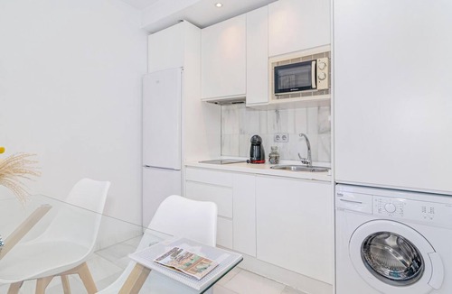 Centro - Sagrario Apartment | Spacious and modern Apartment with free parking in the heart of Granada 5