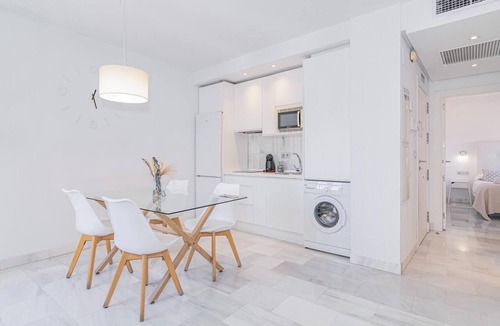 Centro - Sagrario Apartment | Spacious and modern Apartment with free parking in the heart of Granada 5