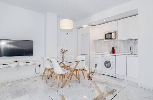 Centro - Sagrario Apartment | Spacious and modern Apartment with free parking in the heart of Granada 6