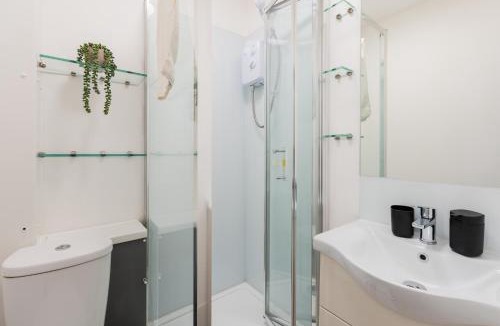 Kensal Green Apartment | Spacious and Modern studio in London G