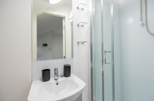 Kensal Green Apartment | Spacious and Modern studio in London G