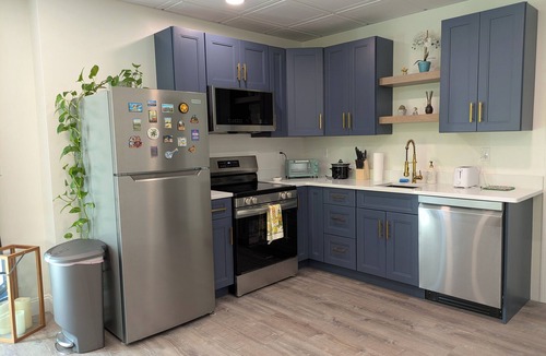 Nashua House | Spacious and peaceful garden apartment in quiet Nashua neighborhood with WiFi