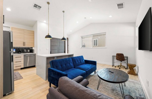 Southeastern Sacramento Cottage | Spacious and private 1-bedroom guesthouse, located near UC Davis Health