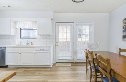 Auburn Condo | Spacious and Quiet 2BR/2.5BA Townhouse Close to Toomer’s & Auburn University