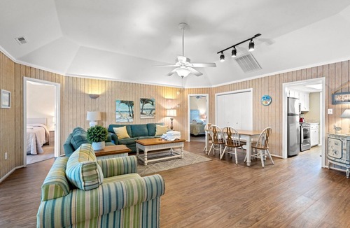 Myrtle Beach House | Spacious and Secluded Cottage 59G in the Heart of Myrtle Beach's Shore Drive