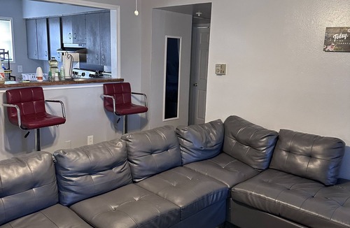 White Rock Hills Apartment | Spacious and secluded 1BR