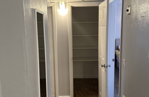 White Rock Hills Apartment | Spacious and secluded 1BR
