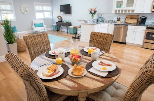 Yachting Village Condo | Spacious and Updated 2 Bedroom Condo in the Heart of Newport