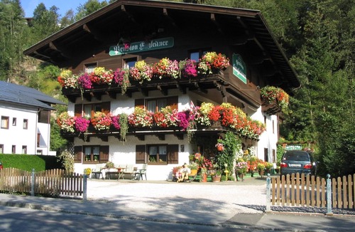 Saalbach Apartment | Spacious Apartment in Salzburg near Ski Area