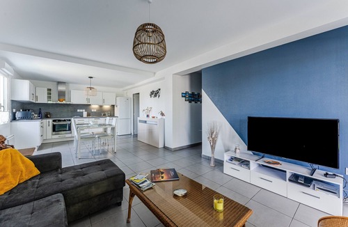 Andernos-les-Bains Apartment | Spacious Apartment with Balcony in Andernos-les-Bains – Comfort and View of the Bay