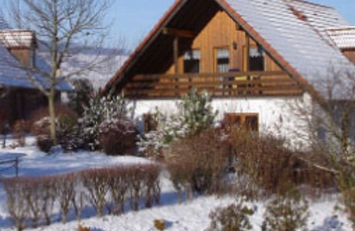 Bellersen Apartment | Spacious apartment with oven, located in the green Bruchttal