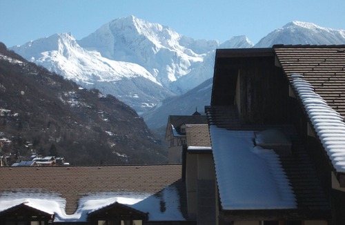Brides-les-Bains Apartment | Spacious apartment in Brides les Bain, The Three Valleys, with mountain views