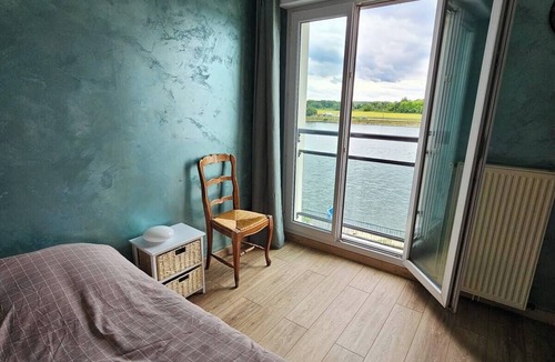 Ablon-sur-Seine Apartment | Spacious apartment. Overlooking the Seine, close to transport links.