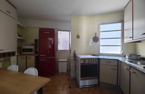 El Roc de Sant Gaieta Apartment | Spacious Apartment for 8 Near the Beach | Free Parking & WiFi